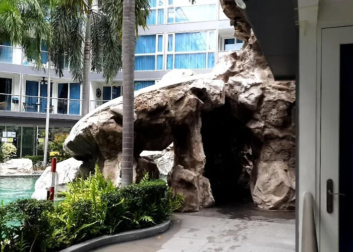 Centara Avenue 2 Bedrooms Pool View